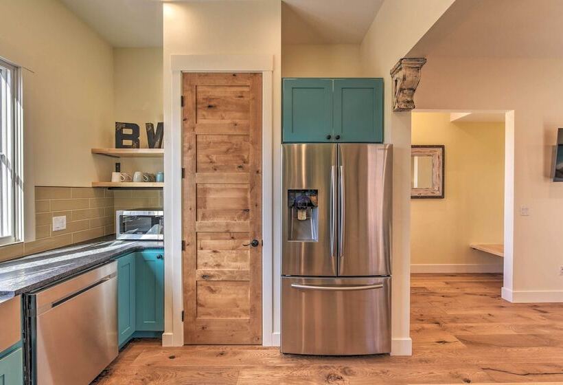 Buena Vista Home W/mtn Views, Walk To Main St