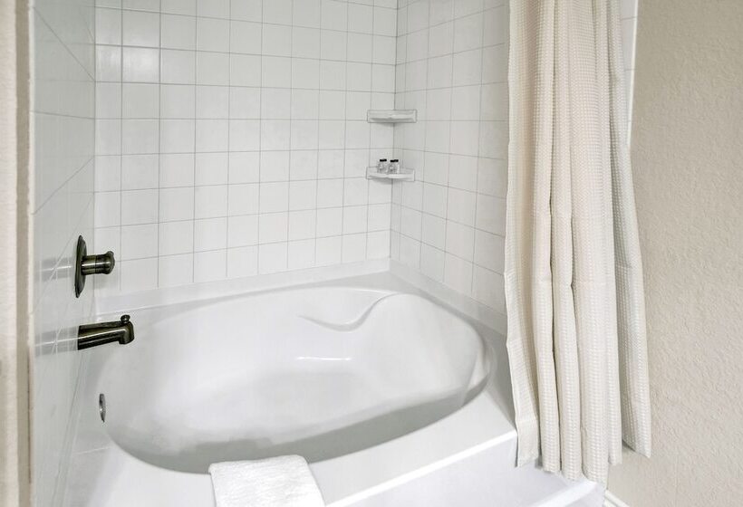 Cozi Cottage With Hot Tub! 2 Min To Wineries!
