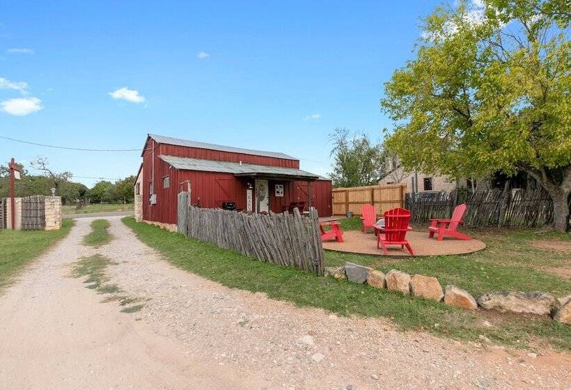 Gorgeous Barn Cabin With Firepit 10min From Main St!