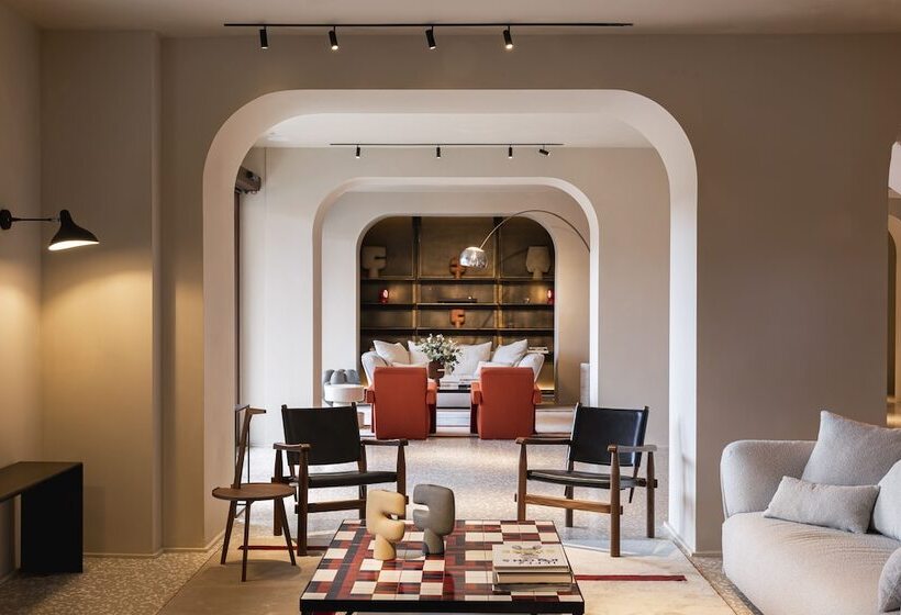 簡易ホテル La Roqqa