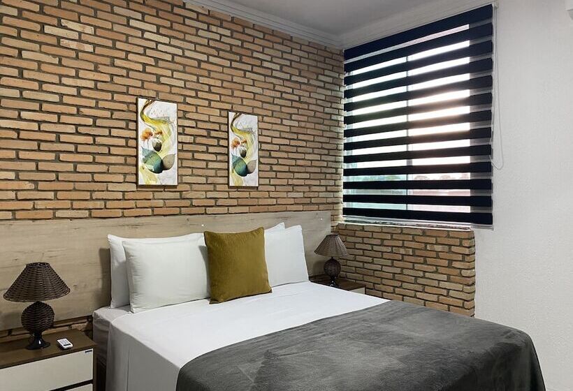 فندق B & A Suites Inn