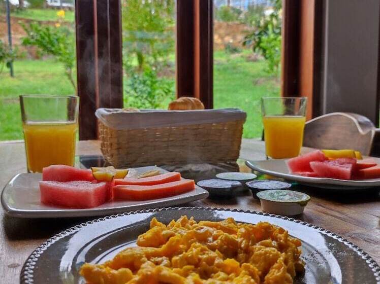 هتل Cordillera De Los Andes