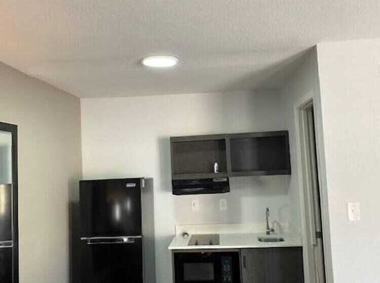 هتل Efficiency Lodge Columbus Ga