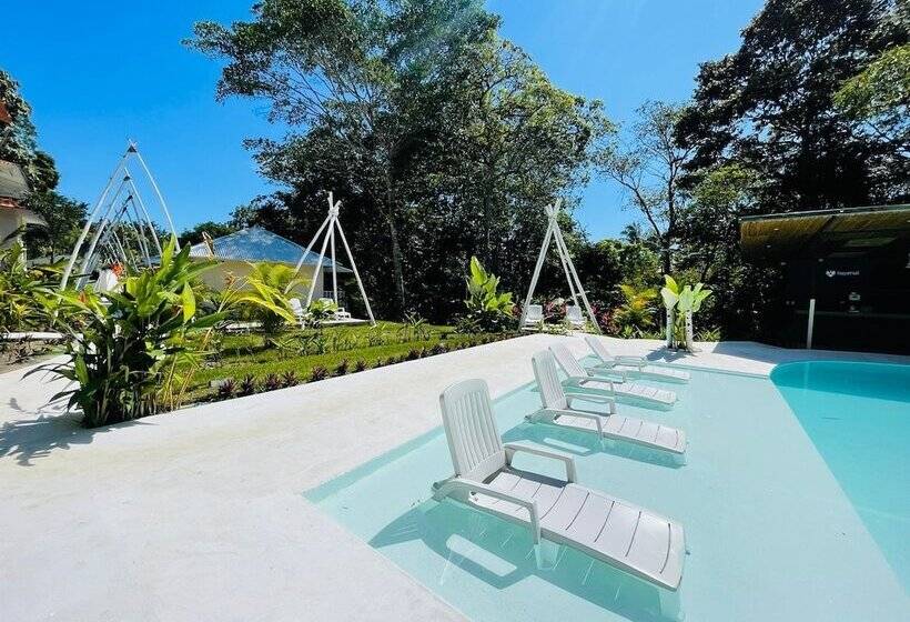 هتل Grand Park Manuel Antonio
