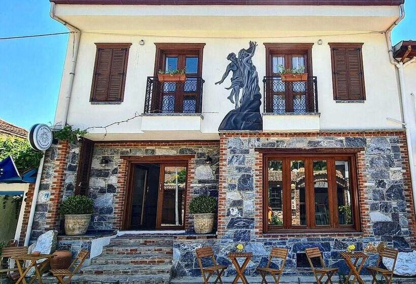In Ephesus Hotel And Art Galery