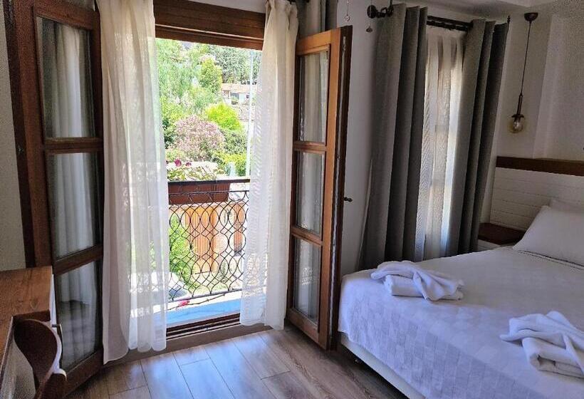 In Ephesus Hotel And Art Galery