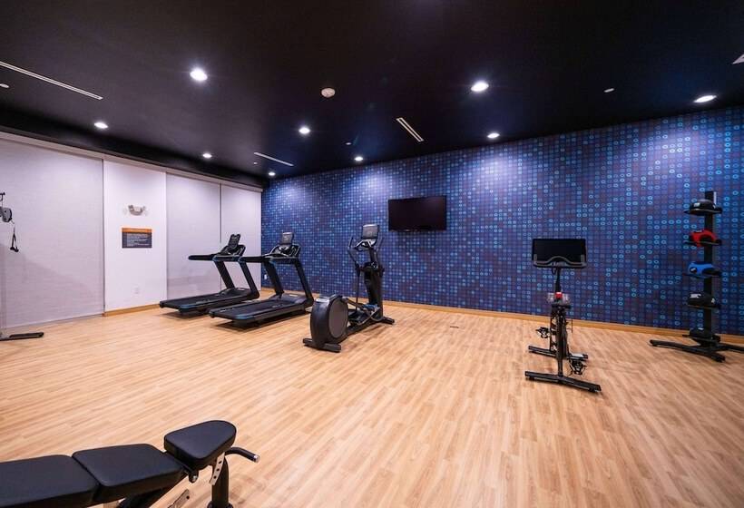 هتل La Quinta Inn & Suites By Wyndham Austin Parmer Tech Ridge