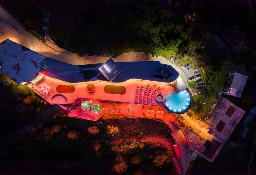 هتل Litz Resort