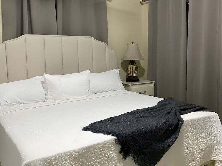 هتل Luxury Chic
