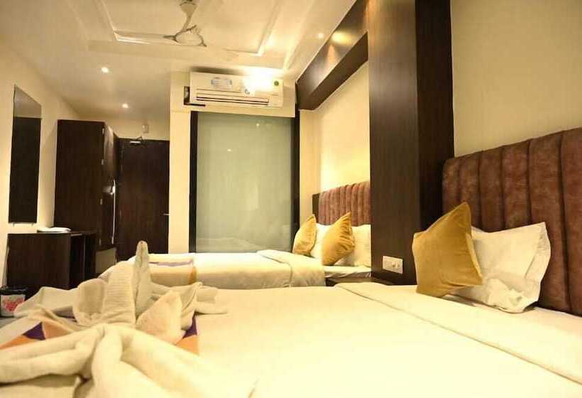 ホテル Nakshatra Resort & Garden