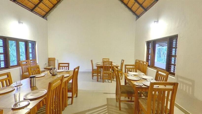 فندق Orange Valley Plantation Holiday,virajpet