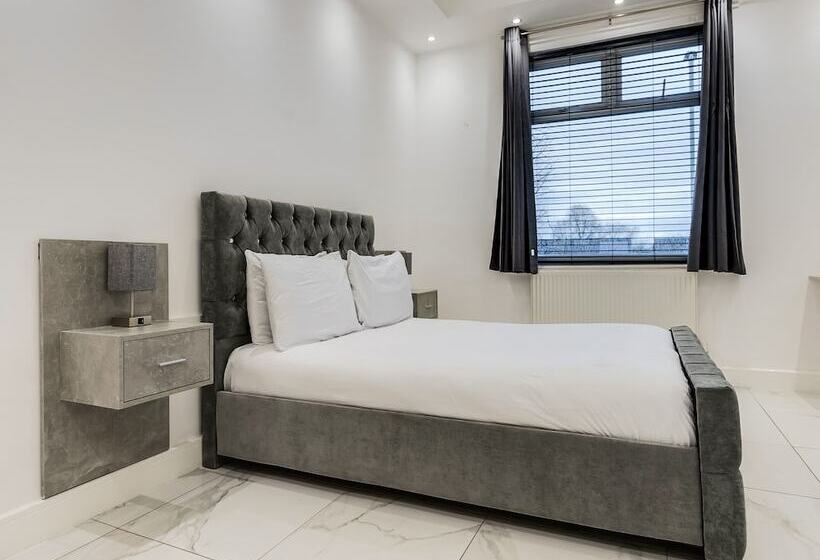 هتل Oyo Bellevue Apartments Middlesborough
