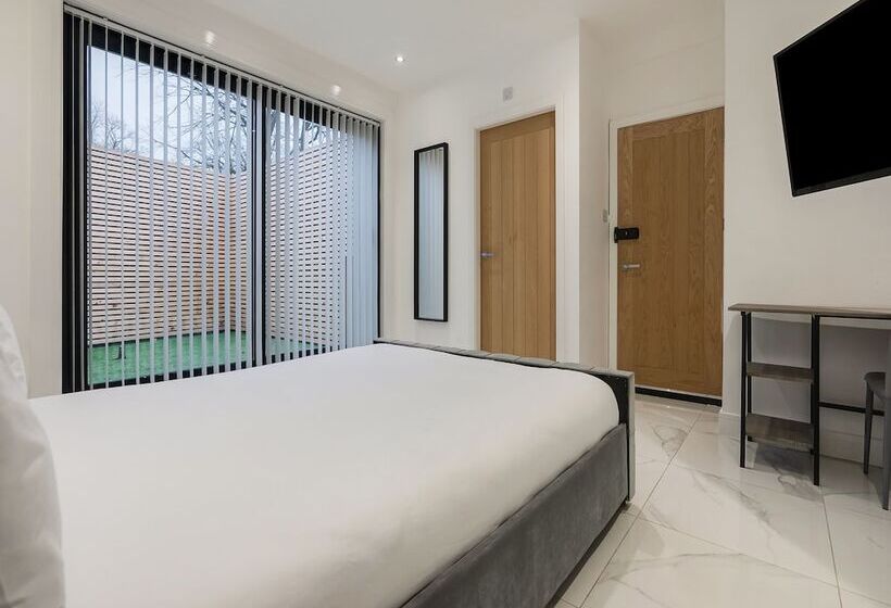 هتل Oyo Bellevue Apartments Middlesborough