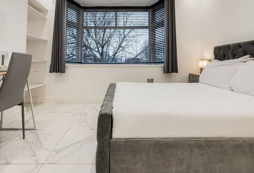 هتل Oyo Bellevue Apartments Middlesborough