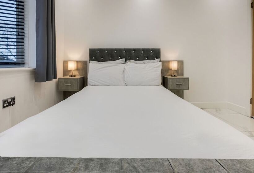 هتل Oyo Bellevue Apartments Middlesborough