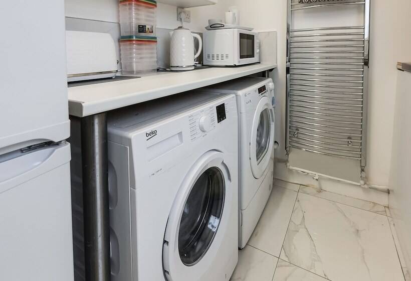 هتل Oyo Bellevue Apartments Middlesborough