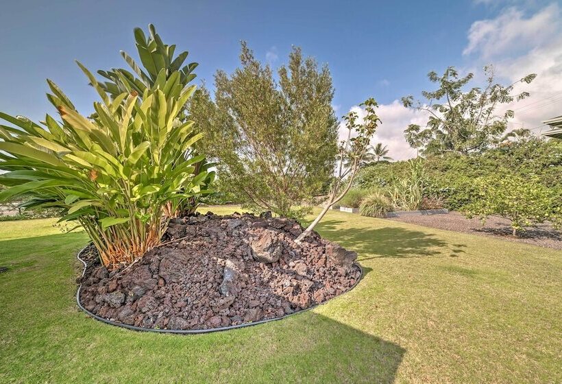 Kona Coast Hideaway W/ Patio & Pacific Ocean Views