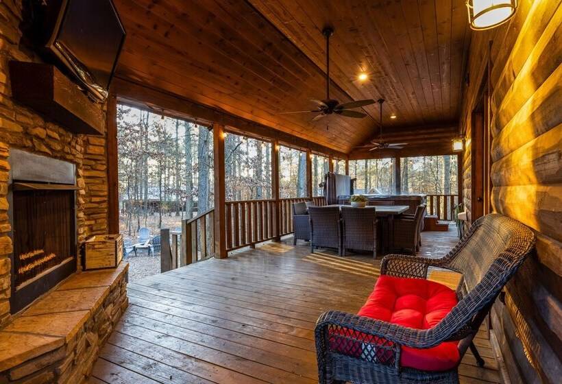 Luxurious  Family Ties  Home W/ Hot Tub, Fireplace