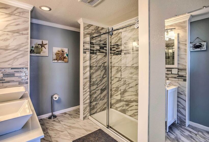 Marvelous Oceanfront Home W/ Stunning Views