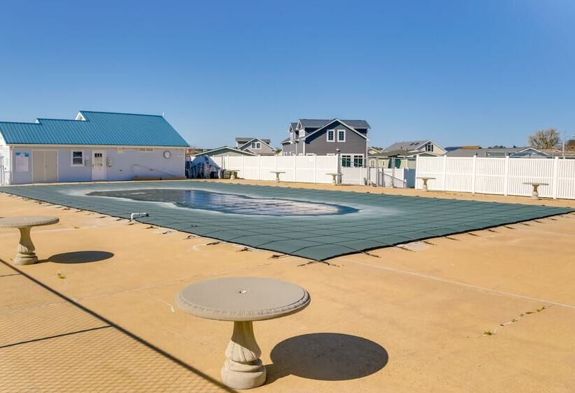 Ocean City Home W/ Pool Access: Near Park & Beach!