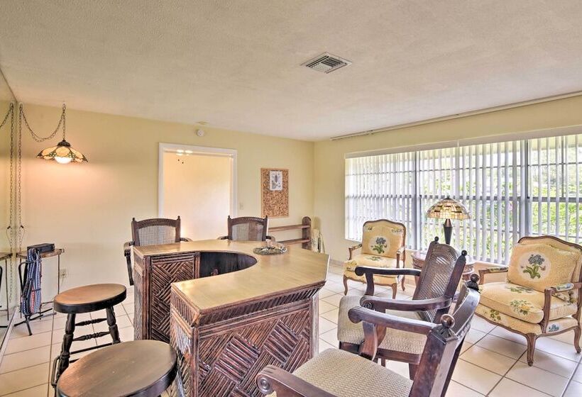 Palm Beach Gardens Apiary Retreat   6 Mi To Beach!