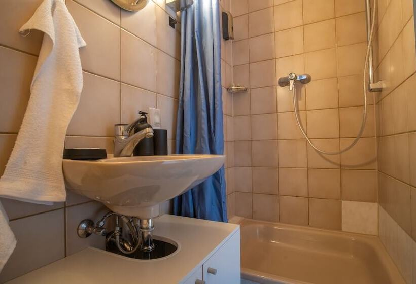 ペンション Family And Friends Hassloch