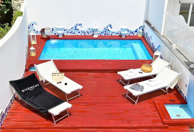 پانسیون Queen Suite