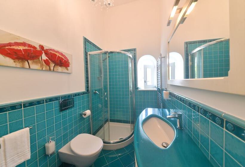 پانسیون Queen Suite