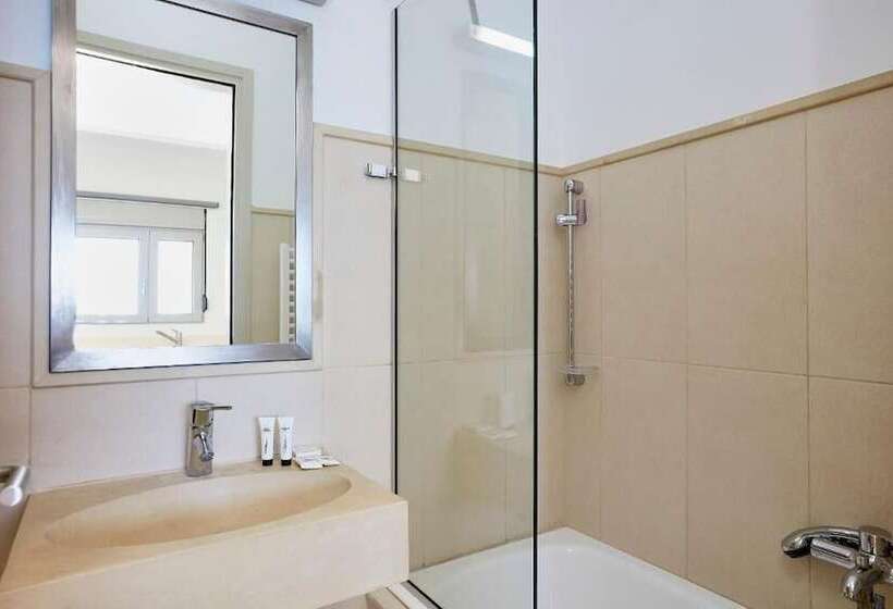 פנסיון Vivian Art Apartments