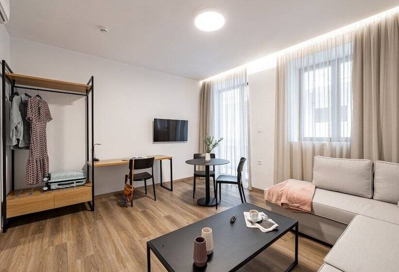 Pnoe Urban Living
