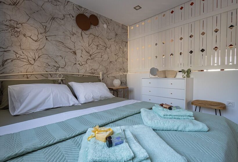 اقامتگاه Beachfronthouse In Aegina