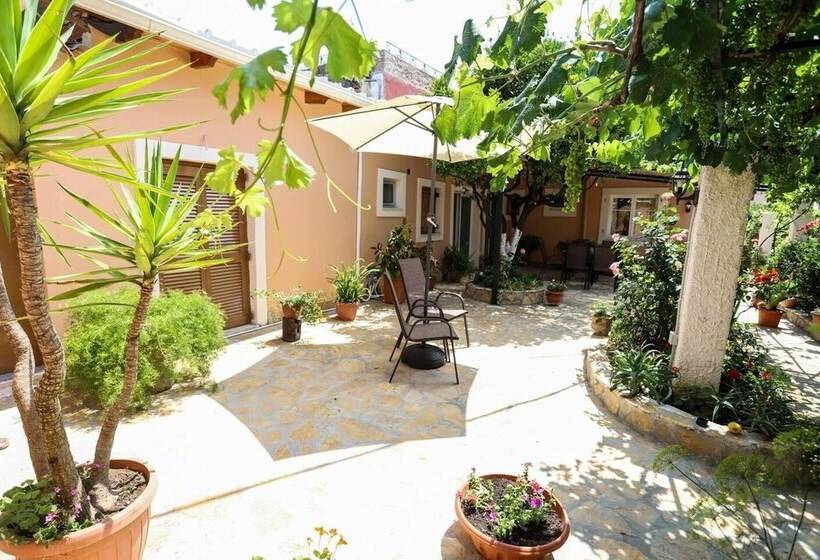 إقامة Beautiful 8 Bed House In Corfu