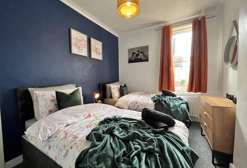 اقامتگاه Captivating 2bed House In Southend Pet Friendly!