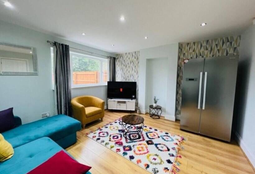 דירת נופש Overbury Lodge, Birmingham With Free Parking