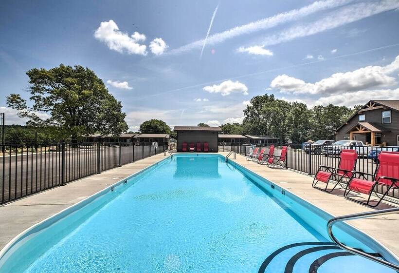 Resort Cabin W/ Nearby Pool & Lake Access!