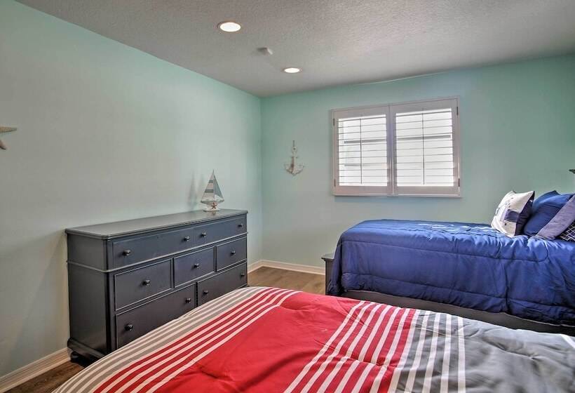 Riviera Beach Home W/ Pool   Walk To Beaches!