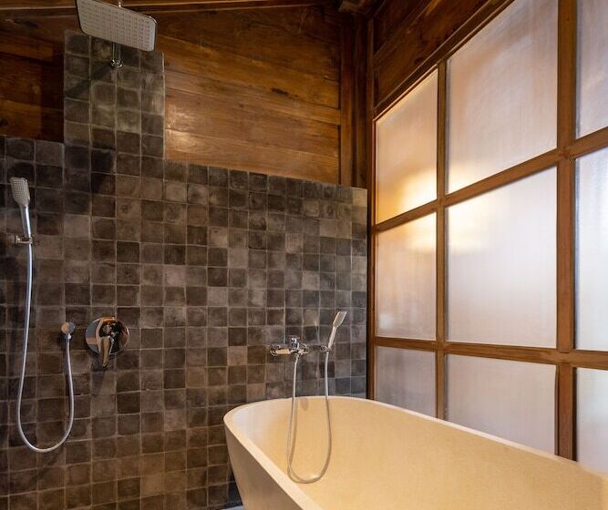 Rumah Kayu Resort