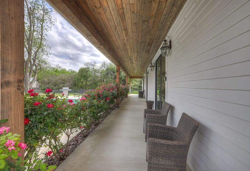 Schubert Inn Suite B With Pool & Grill   Walk To Main