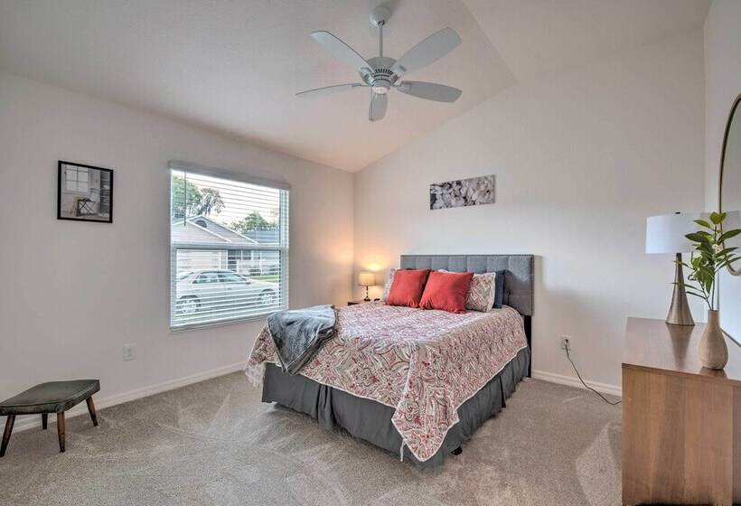 Sun Soaked Retreat In The Villages W/ Grill!