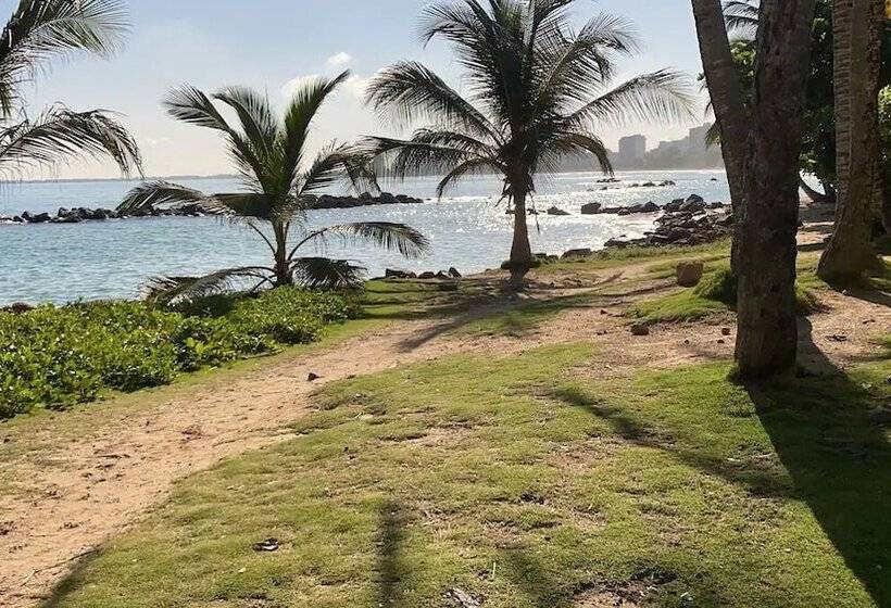 هاستل Beach Dorms San Juan