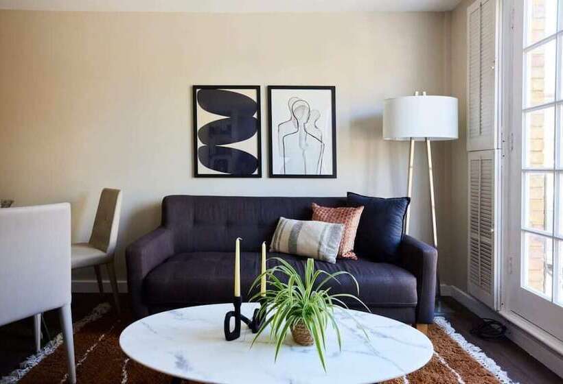 The Holland Park Crib   Classy 2bdr House