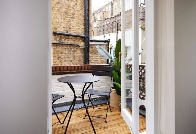 The South Kensington Wonder   Trendy 3bdr House With Garden