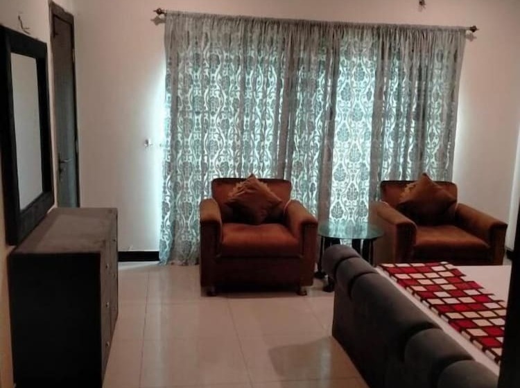تختخواب و صبحانه Peridot Vacation Inn