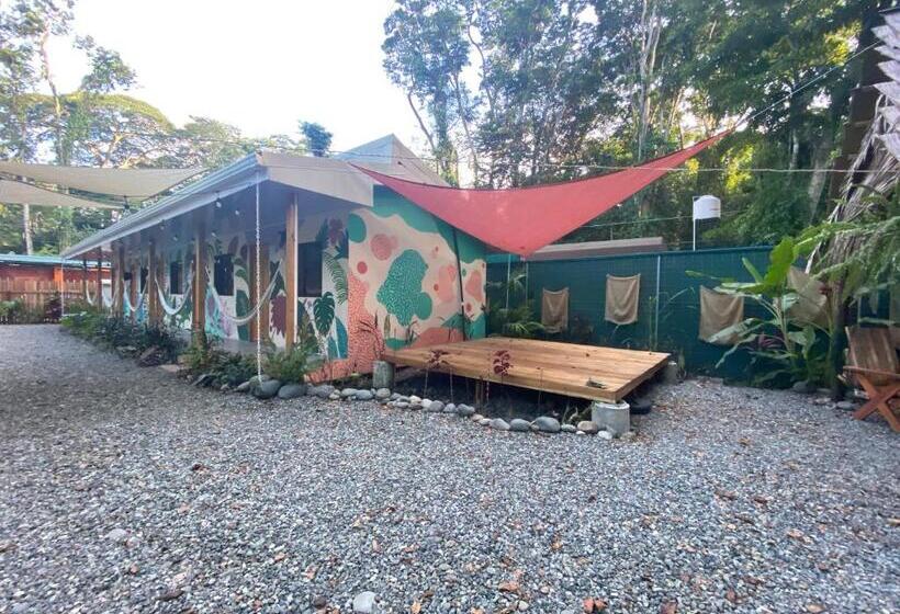 هتل Casitas Jungla