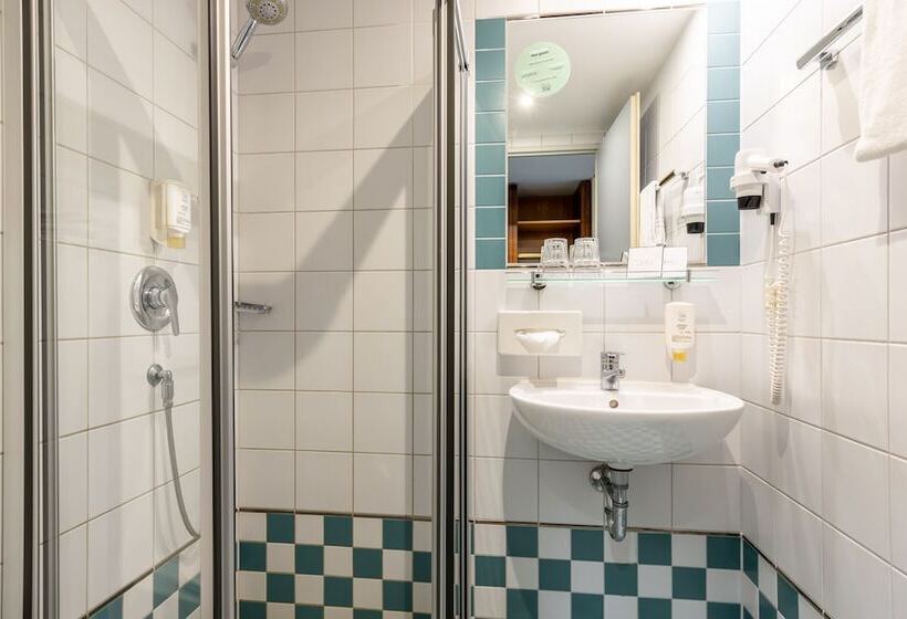 هتل Dresdner Tor Süd
