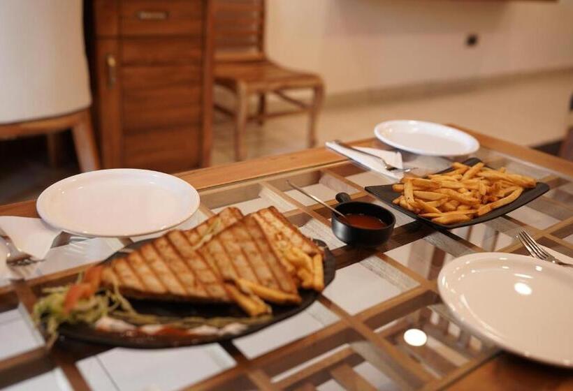 בית מלון כפרי Perfectstayz Mokshada Suites