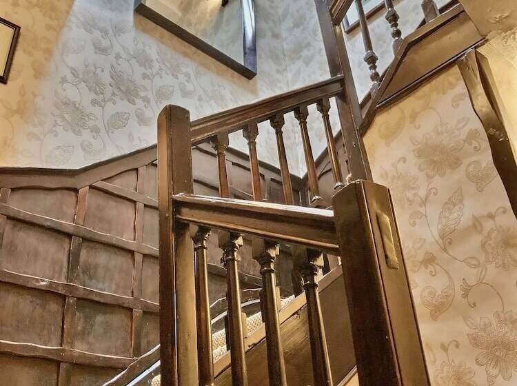 مبيت وإفطار Grove House