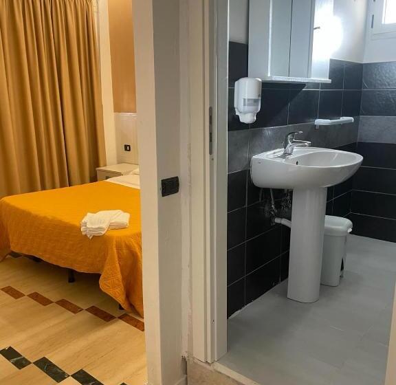 مسافرخانه Solaris Paestum