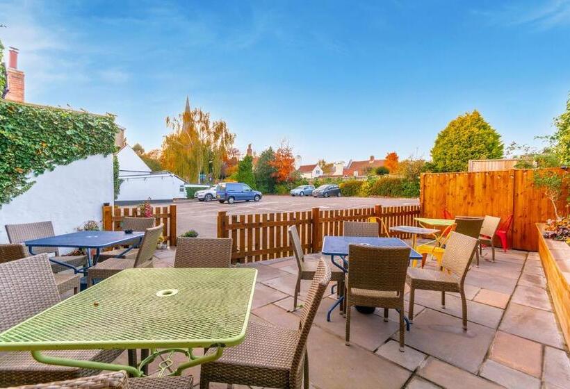 فندق فئة نجمة واحدة The Forest Lodge