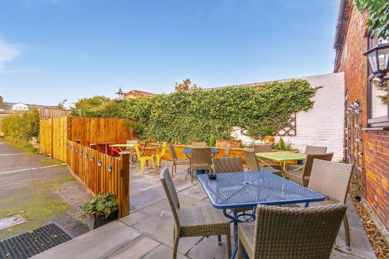 فندق فئة نجمة واحدة The Forest Lodge